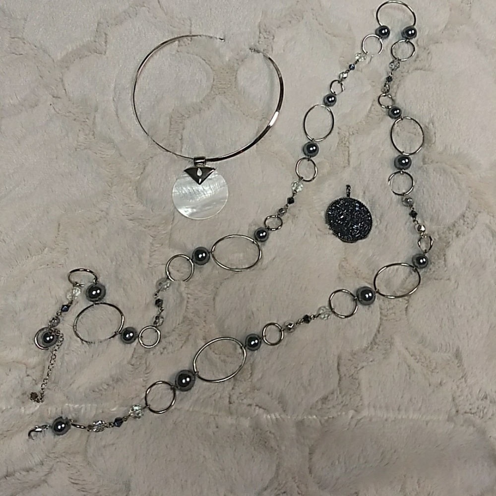 Bundle of jewelry